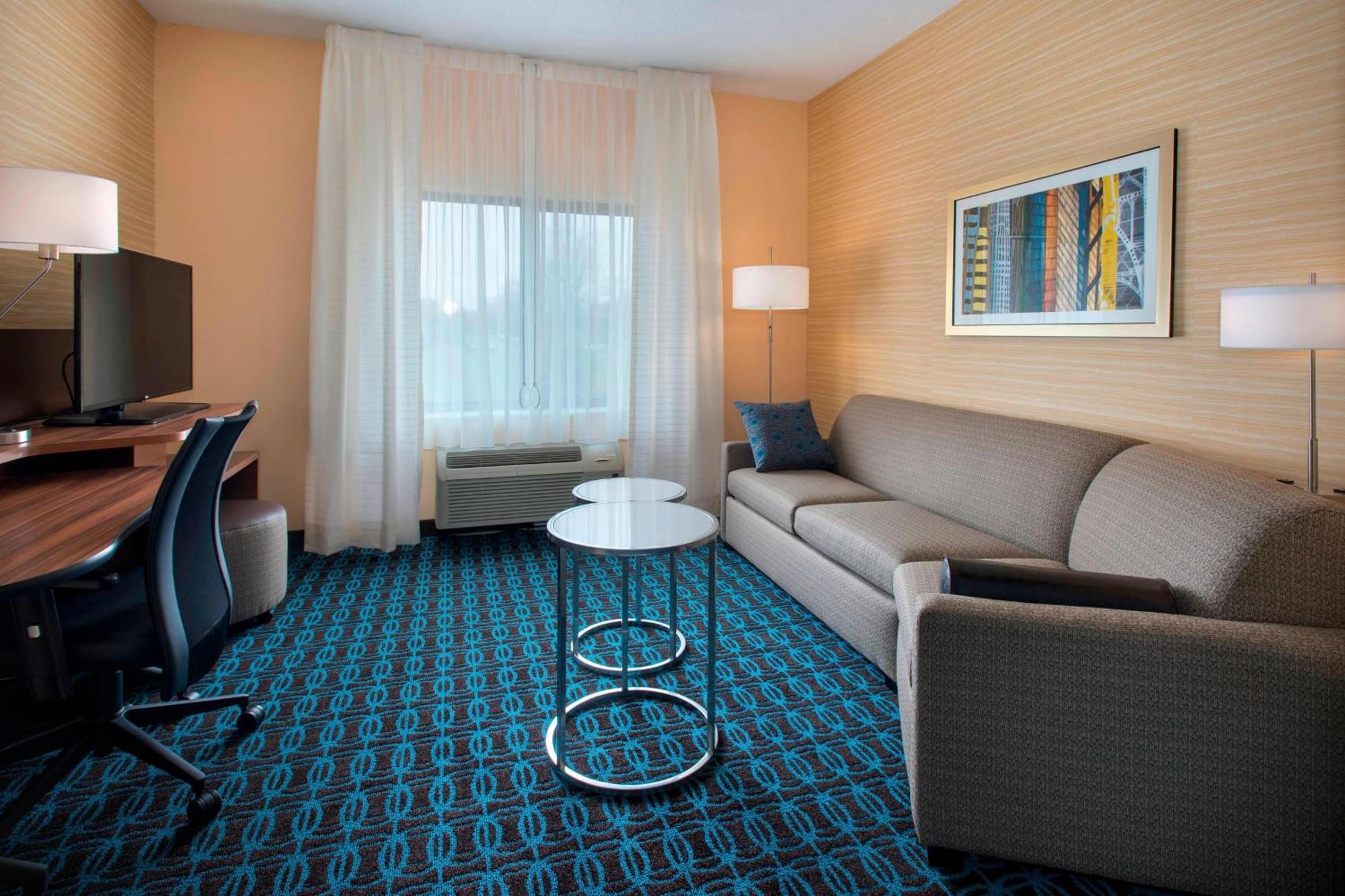 Fairfield & By Marriott Syracuse Carrier Circle Hotel 3*