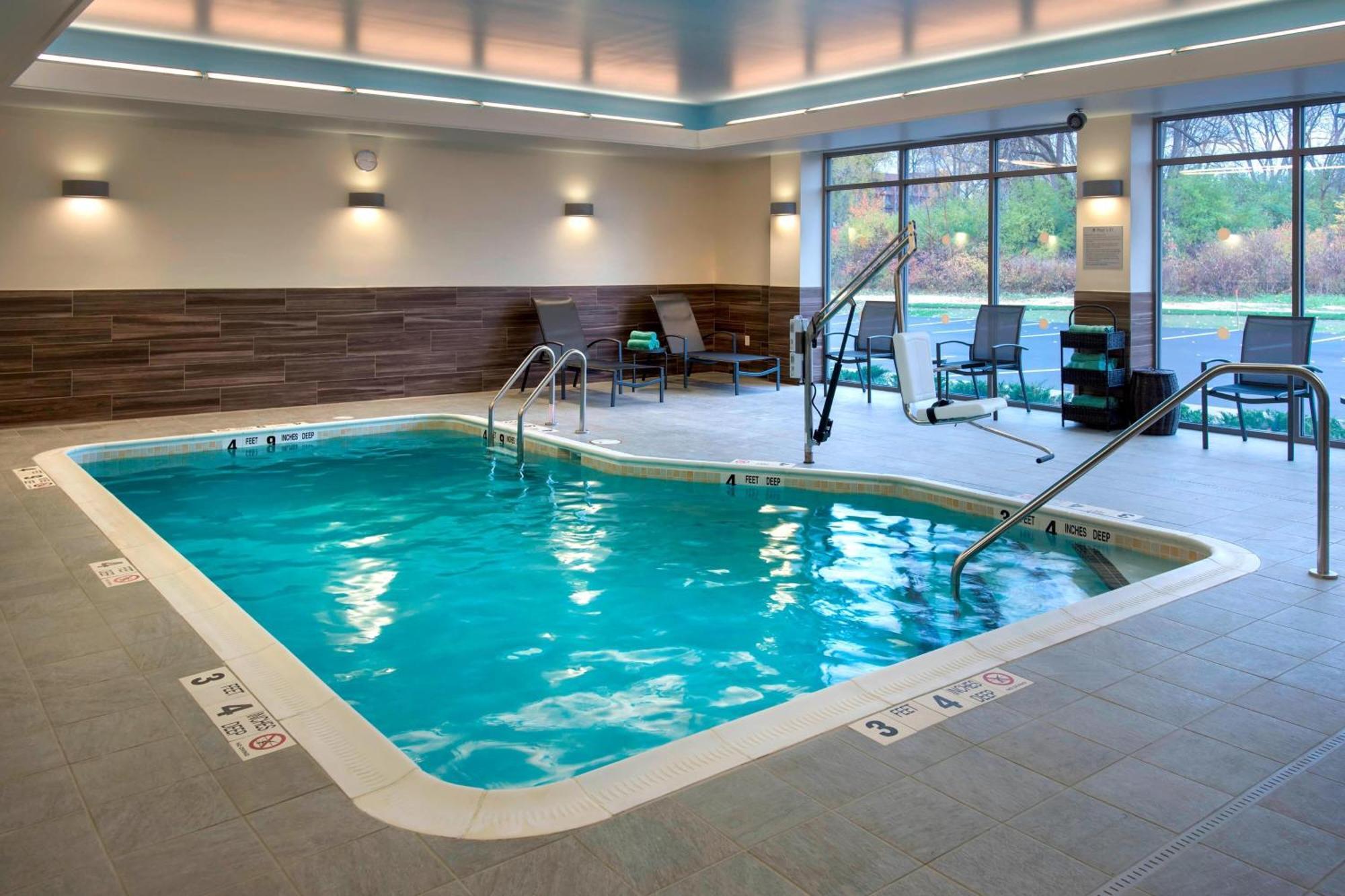 Fairfield & By Marriott Syracuse Carrier Circle 3*